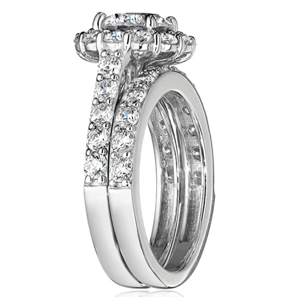 Whats Better Than Gold But Platinum And Diamonds - Picture 2 of 5